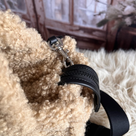 Marc Jacobs Teddy the tote bag small beige EUC - Picture 12 of 16